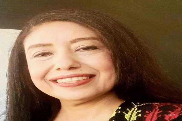 الفنانة التشكيلية وفاء ياديس